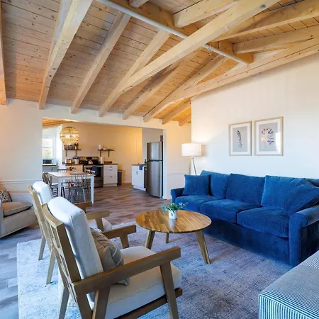 Top Floor Condo W/ Ocean Views Admirals Quarters